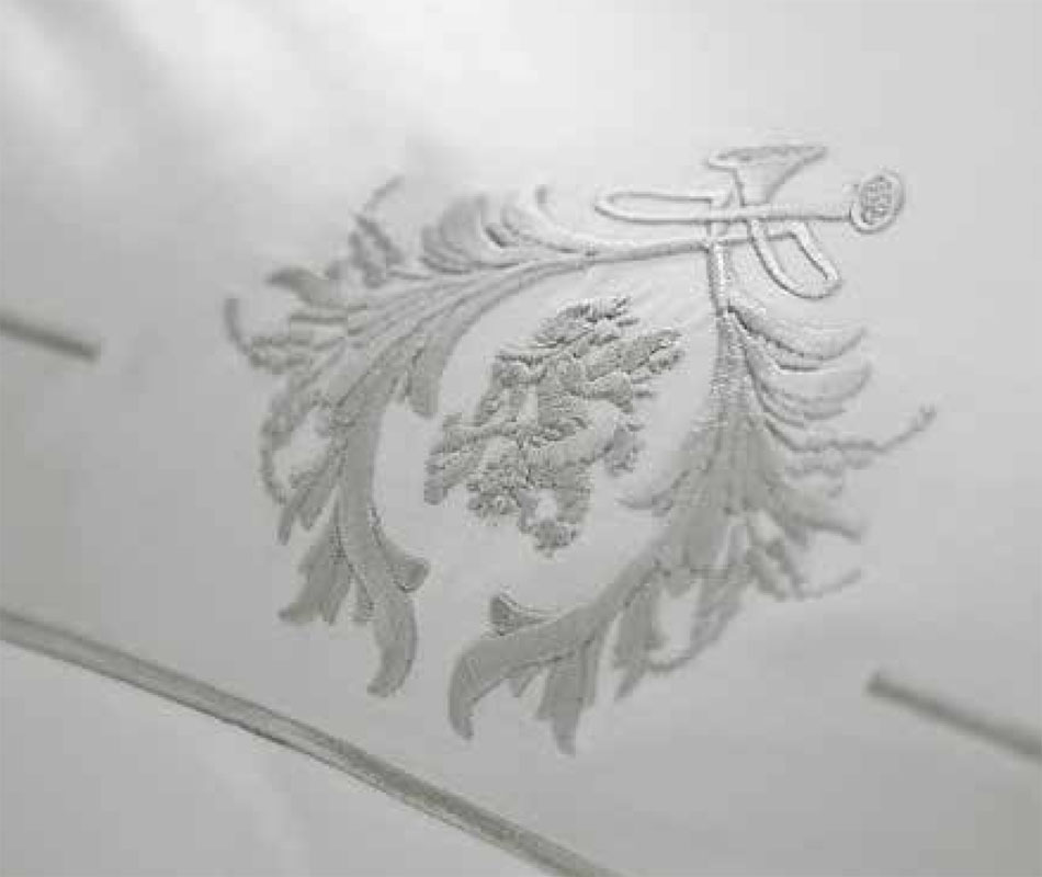 糖心VLOG入口网站银色被套细节